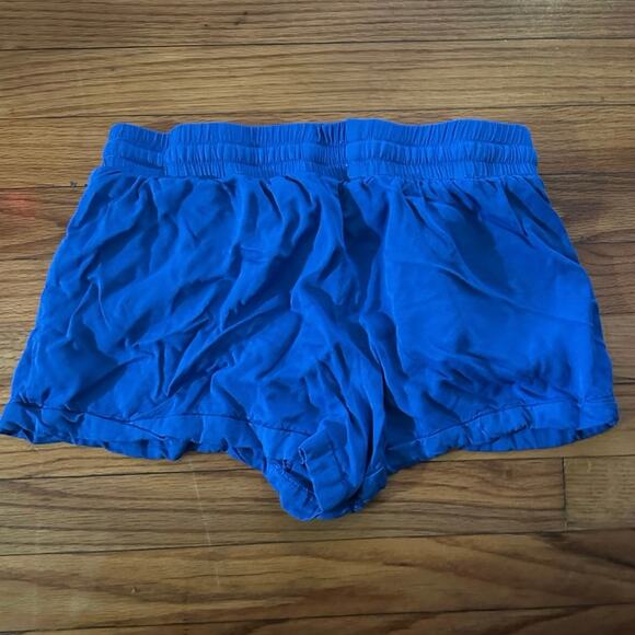 Guess Blue Drawstring Shorts with Zipper Pockets – Sporty & Stylish Comfort - Picture 6 of 9